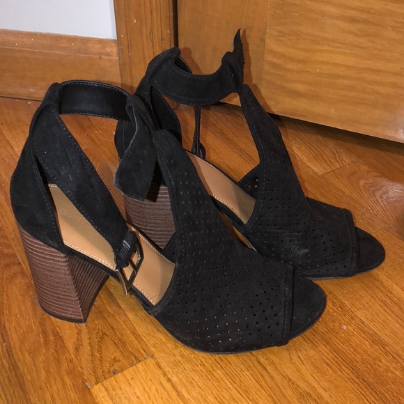 Black open toe heels - Picture 2 of 4